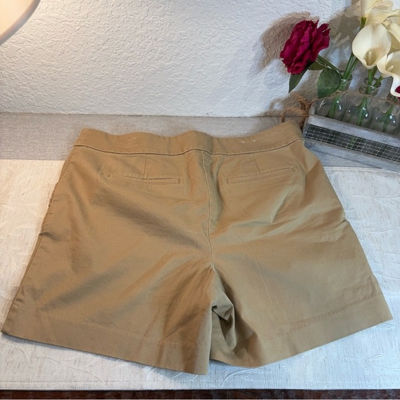Loft The Rivera Short Khaki/Tan Women’s Size 12. Packs well. - Picture 2 of 5